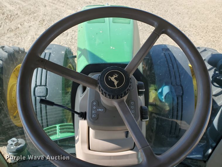 image for item DJ4763 2010 John Deere 8320R  MFWD tractor