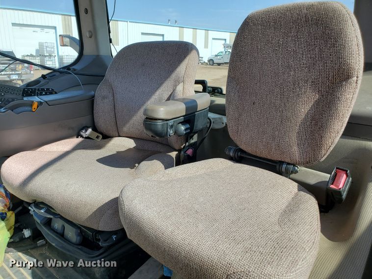 image for item DJ4763 2010 John Deere 8320R  MFWD tractor