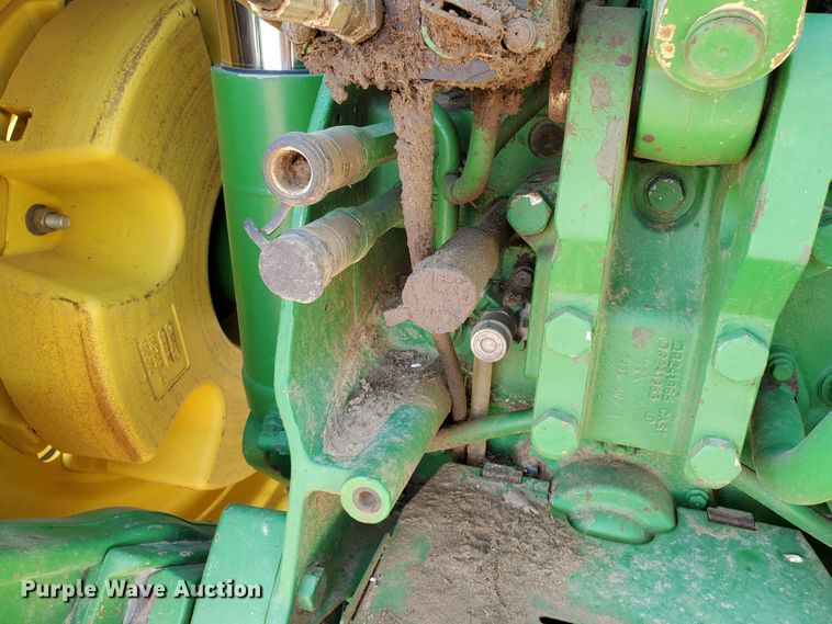 image for item DJ4763 2010 John Deere 8320R  MFWD tractor