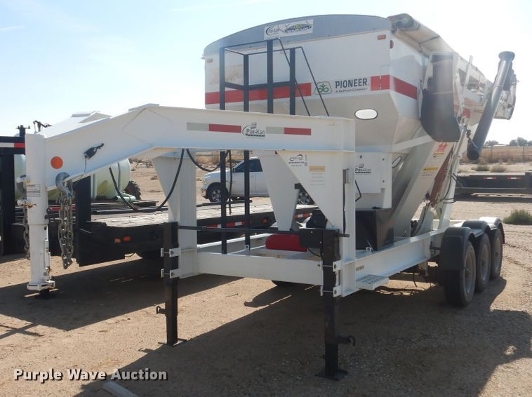image for item DJ4765 2010 Par-Kan PK-341435 seed tender trailer
