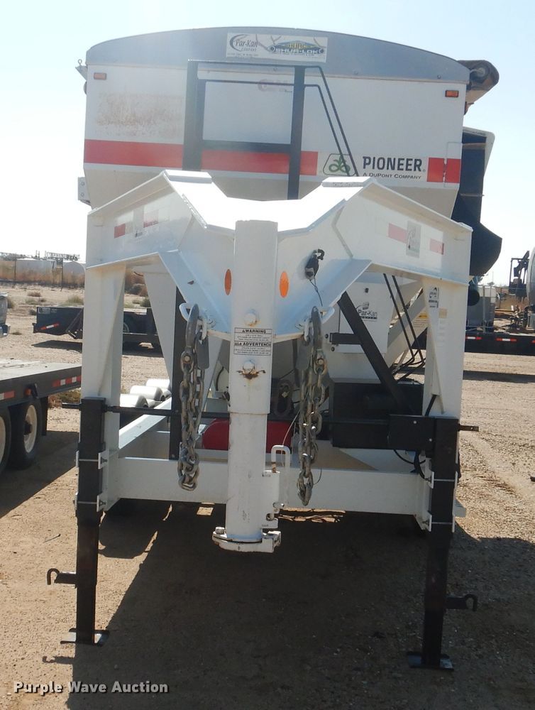 image for item DJ4765 2010 Par-Kan PK-341435 seed tender trailer