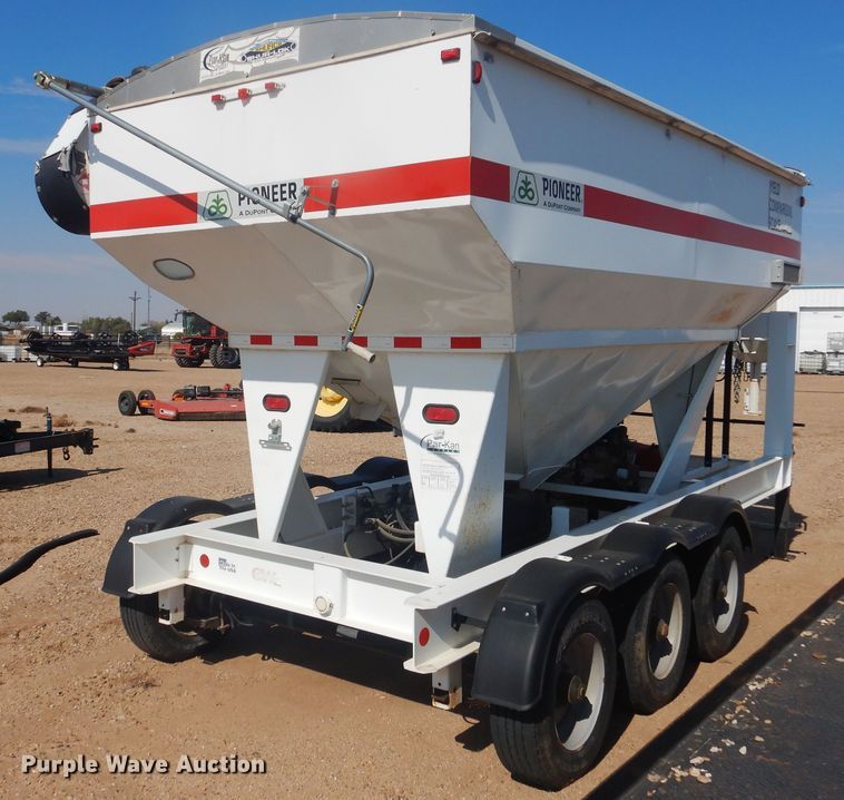 image for item DJ4765 2010 Par-Kan PK-341435 seed tender trailer