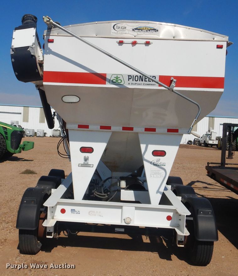 image for item DJ4765 2010 Par-Kan PK-341435 seed tender trailer