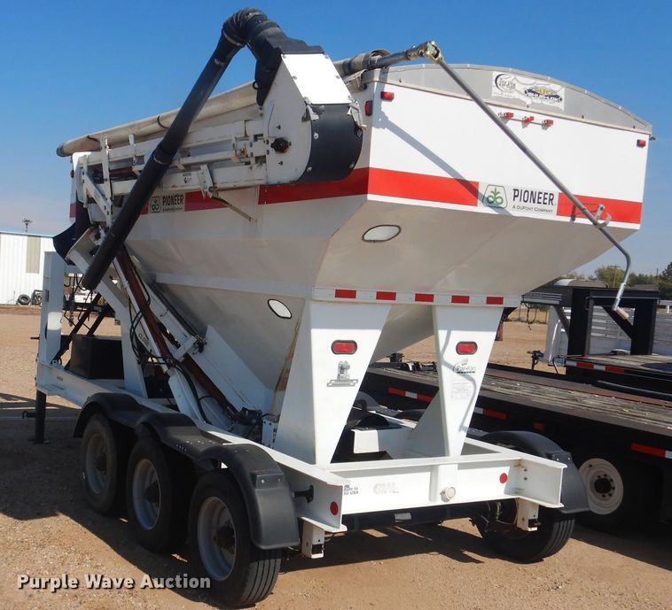 image for item DJ4765 2010 Par-Kan PK-341435 seed tender trailer