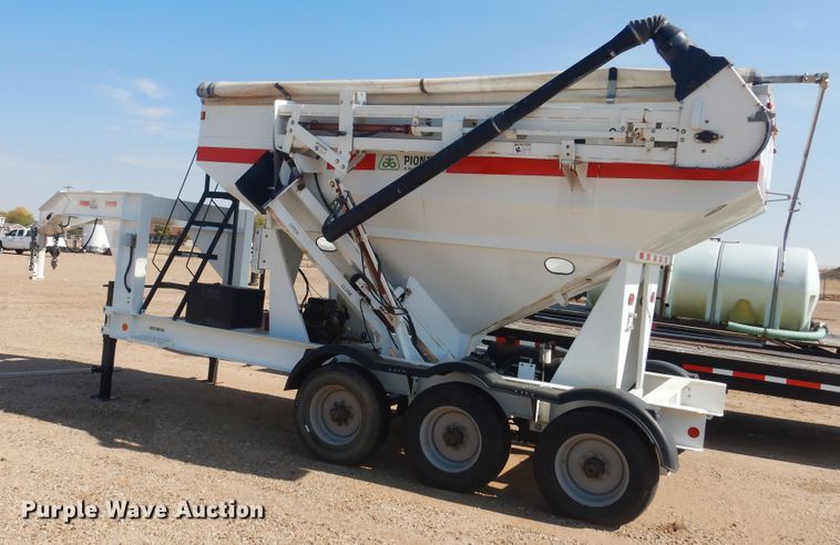 image for item DJ4765 2010 Par-Kan PK-341435 seed tender trailer