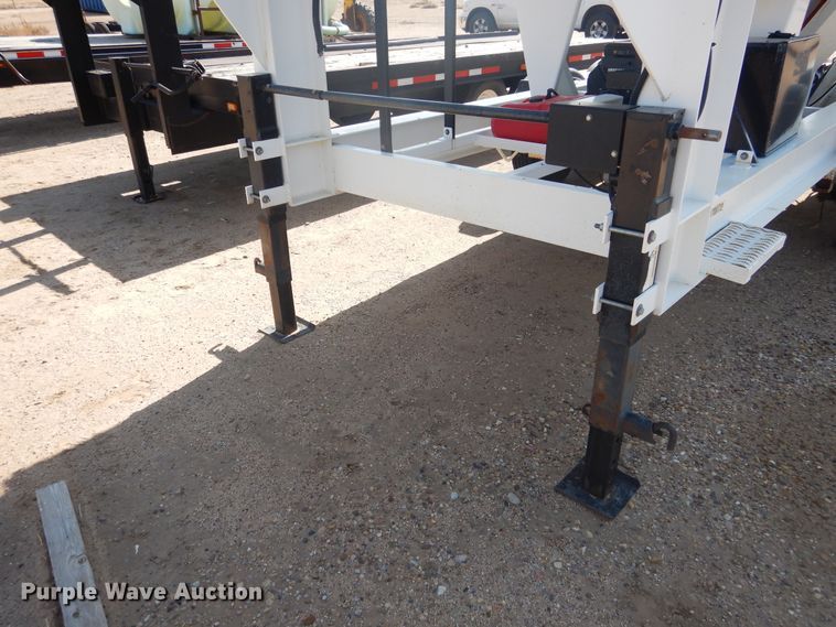 image for item DJ4765 2010 Par-Kan PK-341435 seed tender trailer