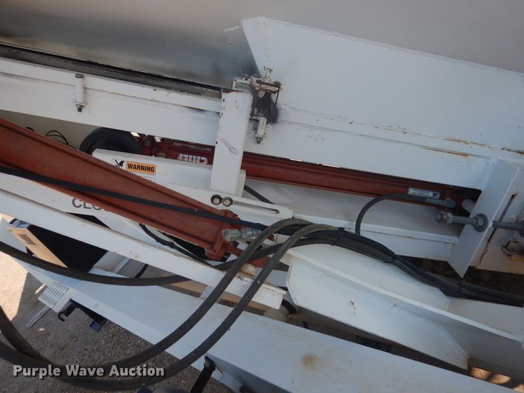 image for item DJ4765 2010 Par-Kan PK-341435 seed tender trailer