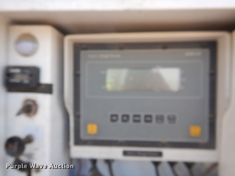 image for item DJ4765 2010 Par-Kan PK-341435 seed tender trailer