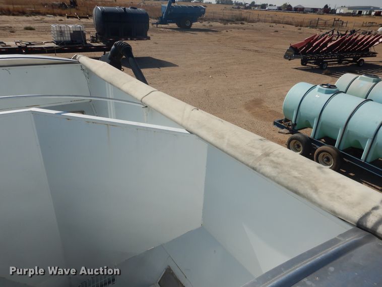 image for item DJ4765 2010 Par-Kan PK-341435 seed tender trailer