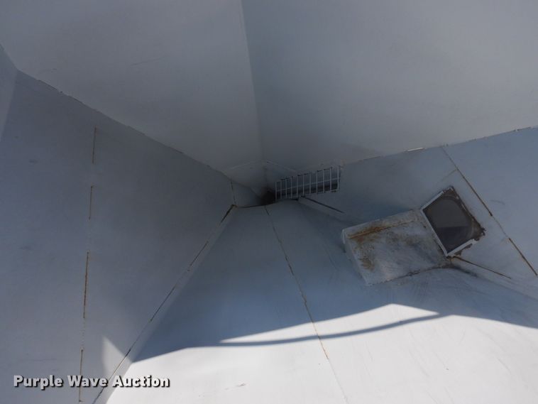 image for item DJ4765 2010 Par-Kan PK-341435 seed tender trailer