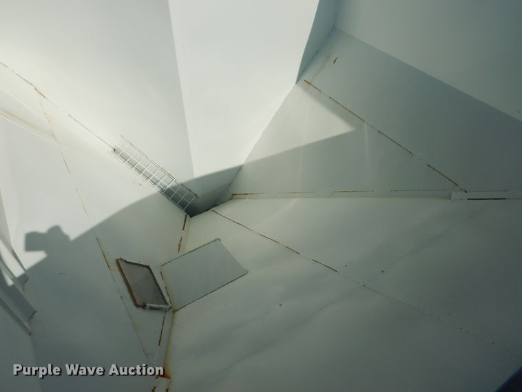 image for item DJ4765 2010 Par-Kan PK-341435 seed tender trailer