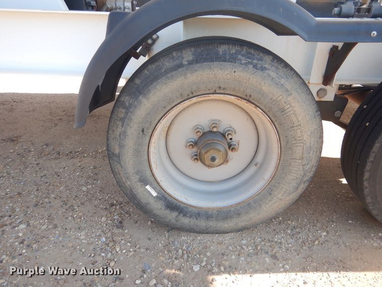 image for item DJ4765 2010 Par-Kan PK-341435 seed tender trailer