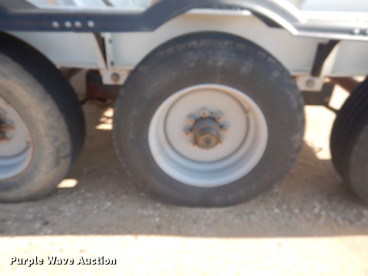 image for item DJ4765 2010 Par-Kan PK-341435 seed tender trailer