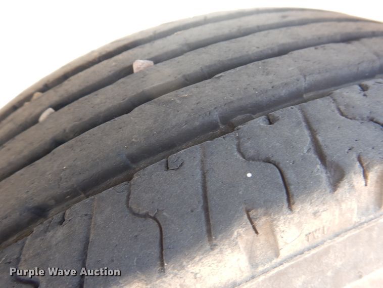 image for item DJ4765 2010 Par-Kan PK-341435 seed tender trailer