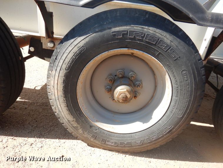 image for item DJ4765 2010 Par-Kan PK-341435 seed tender trailer