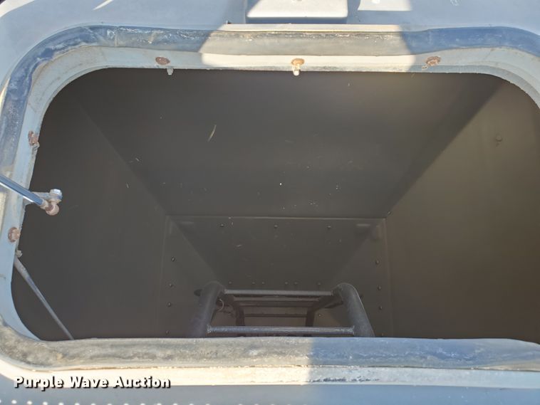 image for item DJ4770 2010 Case IH Precision Disk 40 air seeder