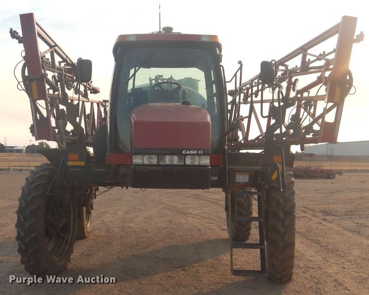 image for item DJ4774 2011 Case IH Patriot 3330  sprayer