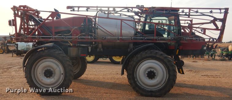image for item DJ4774 2011 Case IH Patriot 3330  sprayer