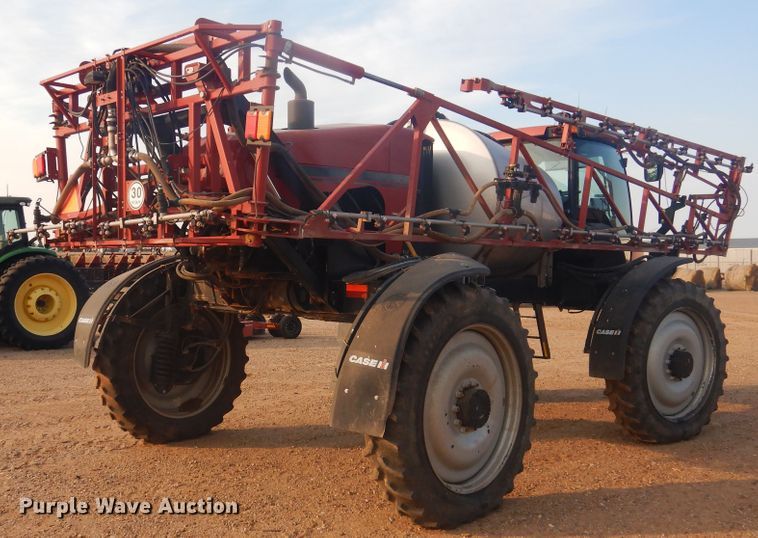 image for item DJ4774 2011 Case IH Patriot 3330  sprayer