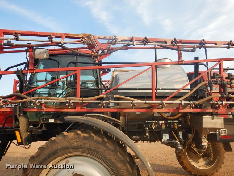 image for item DJ4774 2011 Case IH Patriot 3330  sprayer
