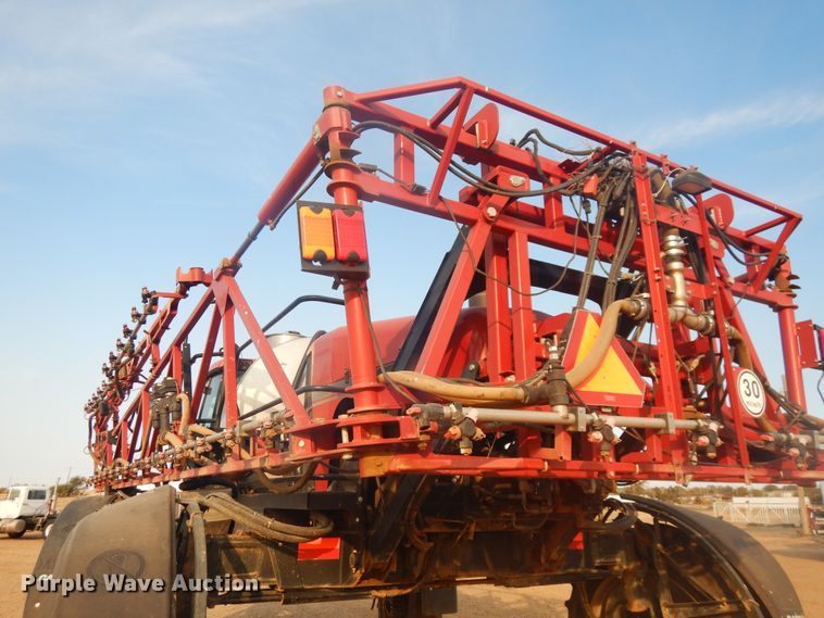 image for item DJ4774 2011 Case IH Patriot 3330  sprayer