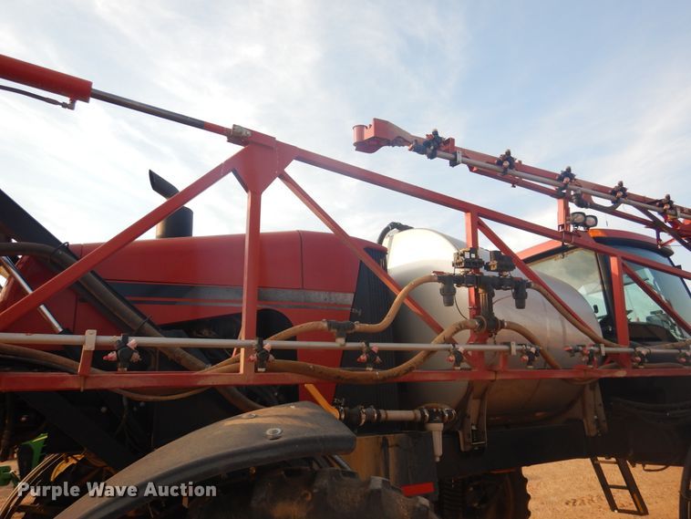 image for item DJ4774 2011 Case IH Patriot 3330  sprayer