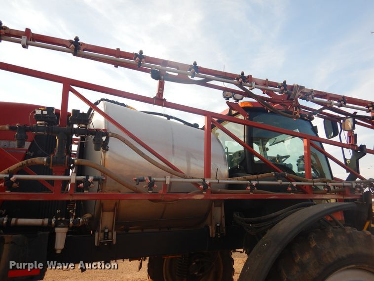 image for item DJ4774 2011 Case IH Patriot 3330  sprayer