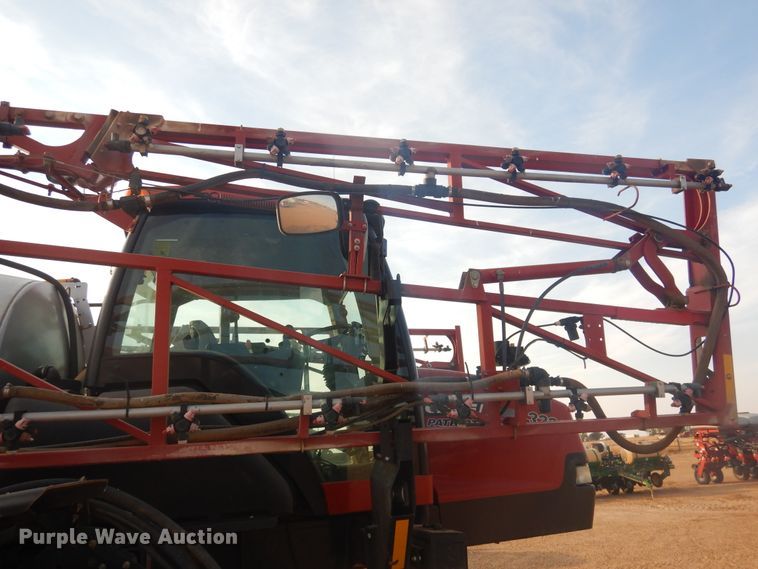 image for item DJ4774 2011 Case IH Patriot 3330  sprayer