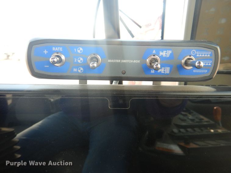 image for item DJ4774 2011 Case IH Patriot 3330  sprayer