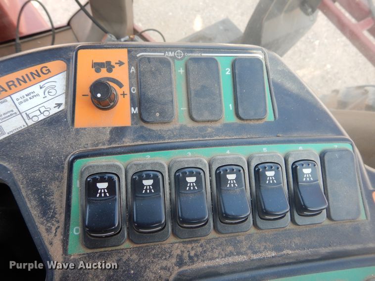 image for item DJ4774 2011 Case IH Patriot 3330  sprayer