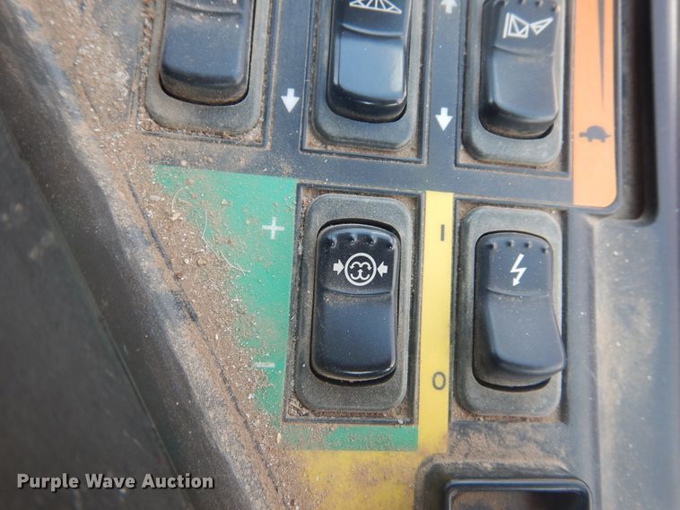 image for item DJ4774 2011 Case IH Patriot 3330  sprayer