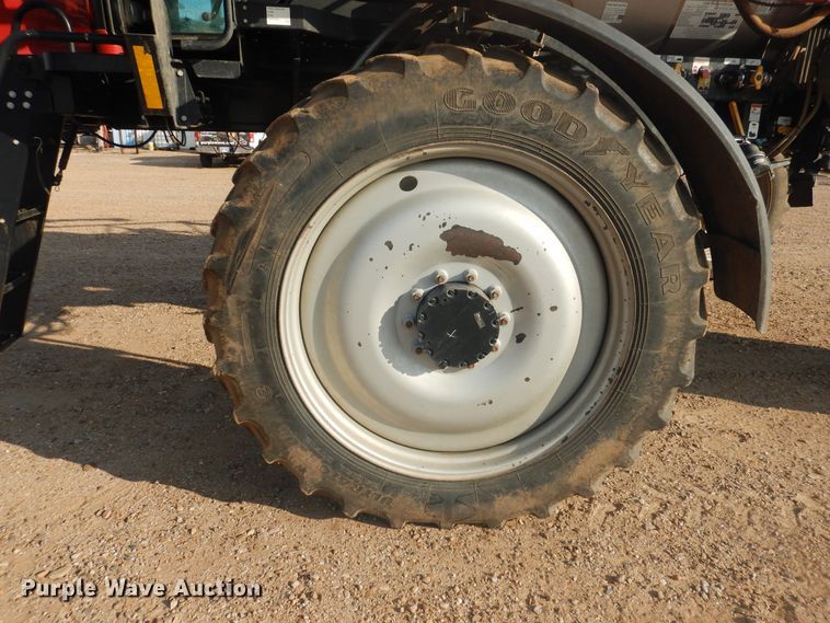 image for item DJ4774 2011 Case IH Patriot 3330  sprayer