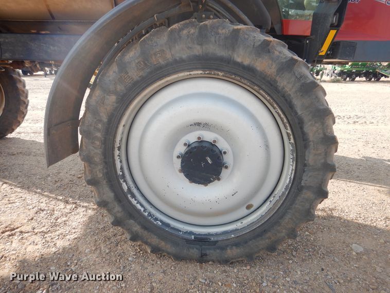 image for item DJ4774 2011 Case IH Patriot 3330  sprayer