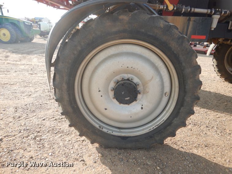 image for item DJ4774 2011 Case IH Patriot 3330  sprayer