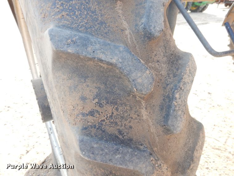 image for item DJ4774 2011 Case IH Patriot 3330  sprayer