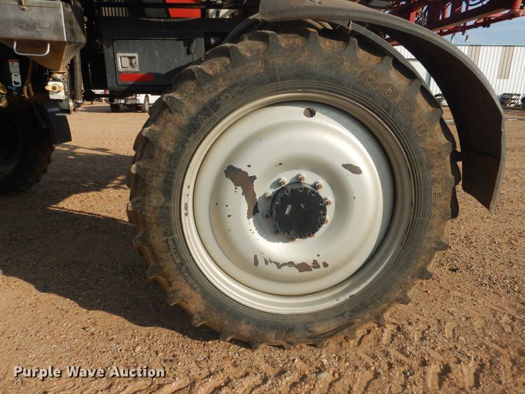 image for item DJ4774 2011 Case IH Patriot 3330  sprayer