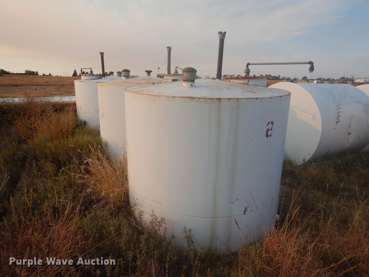 image for item DJ4778 (6) fuel tanks