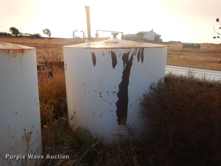 image for item DJ4778 (6) fuel tanks