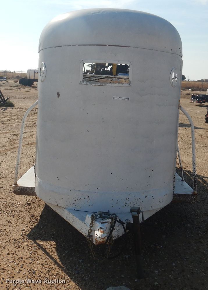 image for item GR9342 W-W livestock trailer