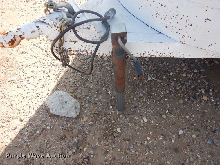 image for item GR9342 W-W livestock trailer