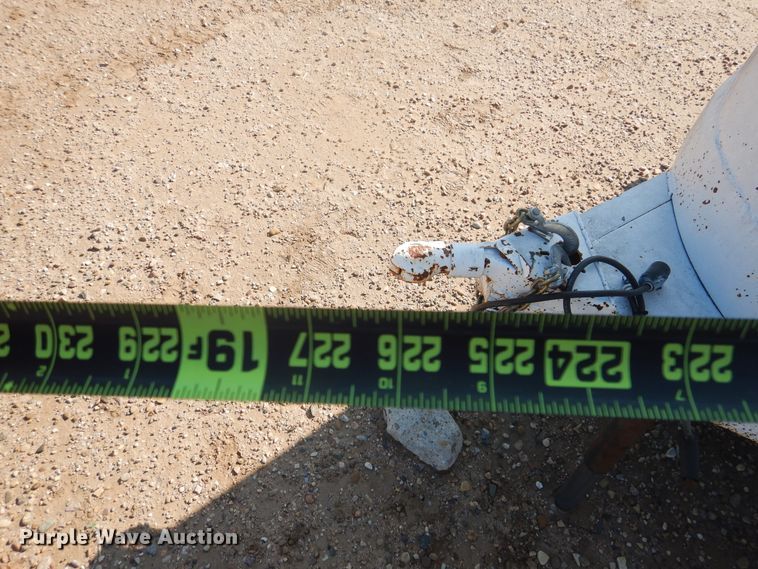 image for item GR9342 W-W livestock trailer