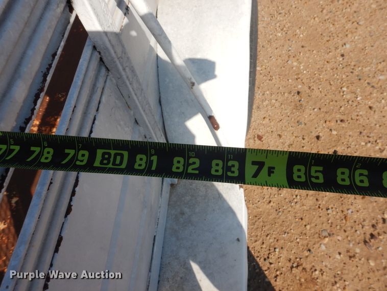 image for item GR9342 W-W livestock trailer