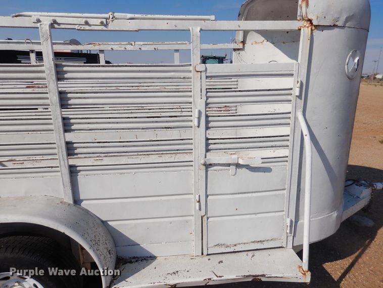 image for item GR9342 W-W livestock trailer