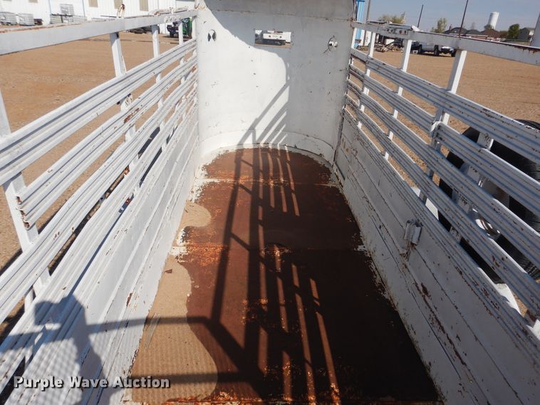 image for item GR9342 W-W livestock trailer
