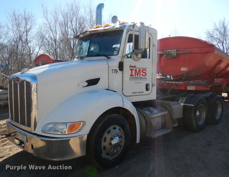 image for item AF9931 2011 Peterbilt 384  semi truck