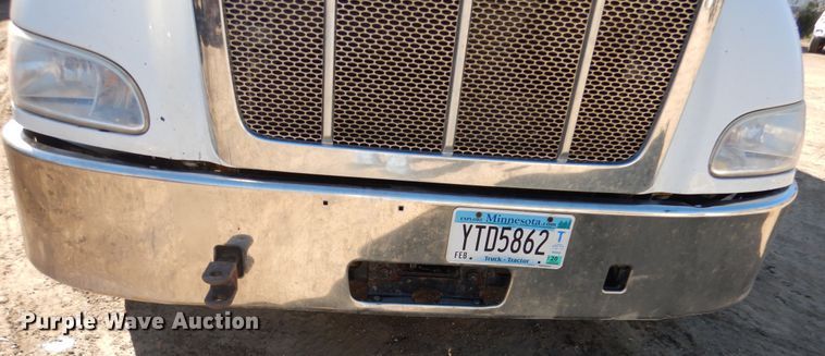 image for item AF9931 2011 Peterbilt 384  semi truck