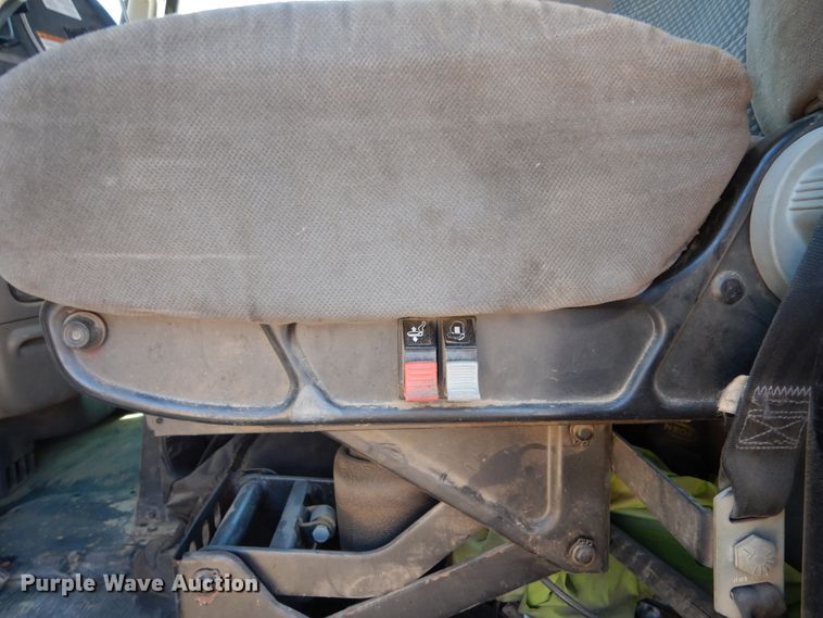 image for item AF9931 2011 Peterbilt 384  semi truck