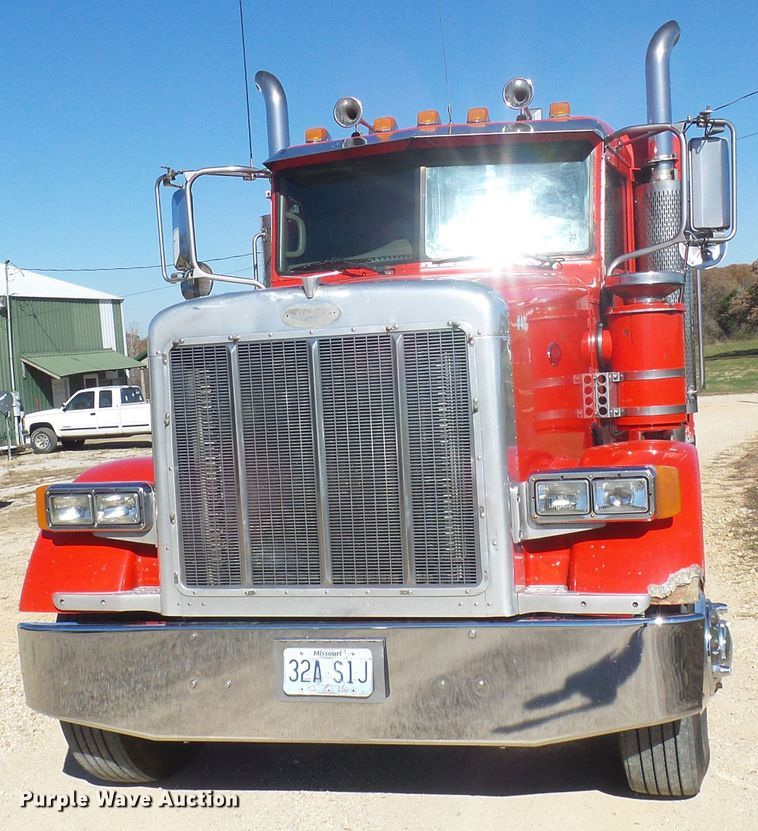 image for item DC2897 2007 Peterbilt 378  semi truck