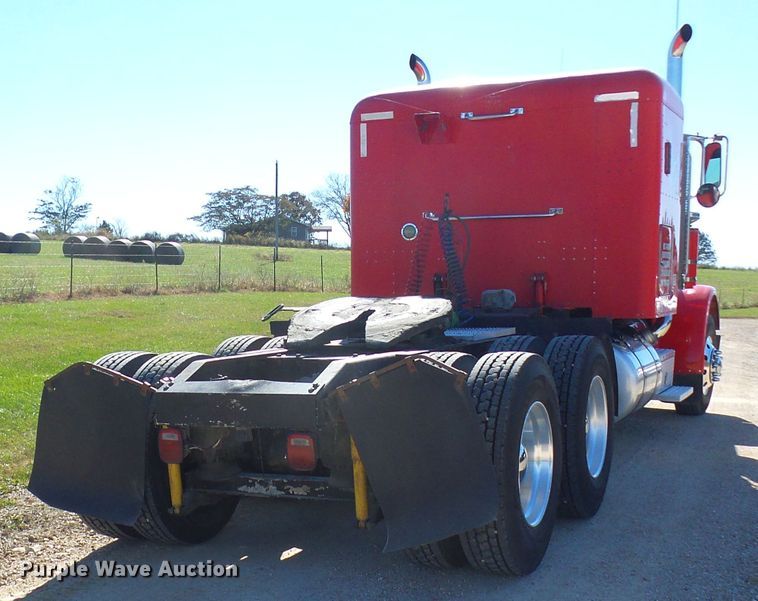 image for item DC2897 2007 Peterbilt 378  semi truck