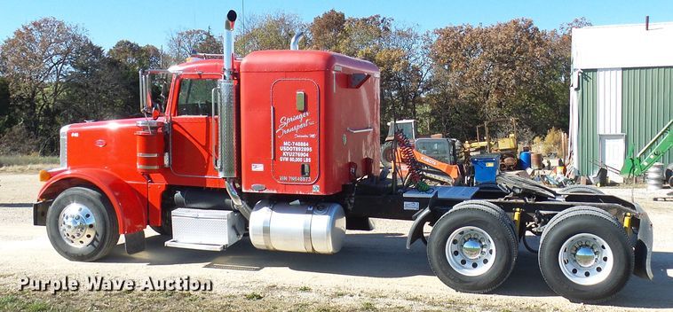 image for item DC2897 2007 Peterbilt 378  semi truck